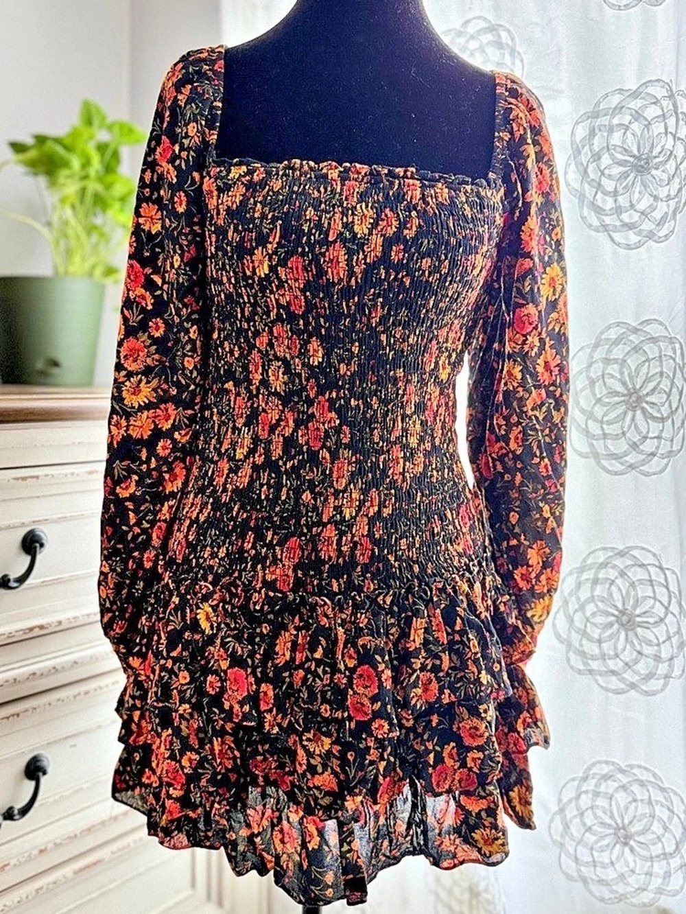 Oliviaceous Floral Smocked Mini Dress in Black & Orange Size Small